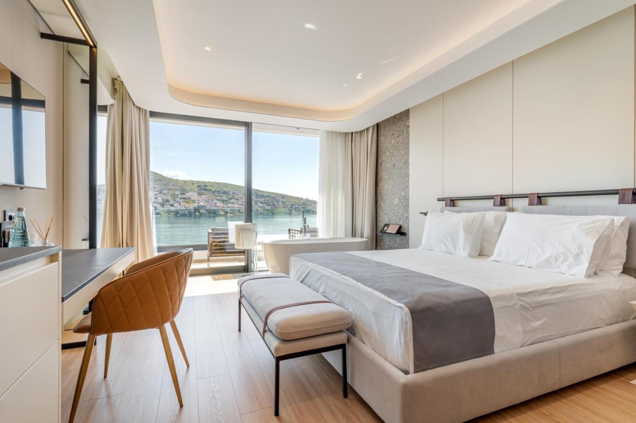 Yacht Premium Hotel Sarande Bagian luar foto