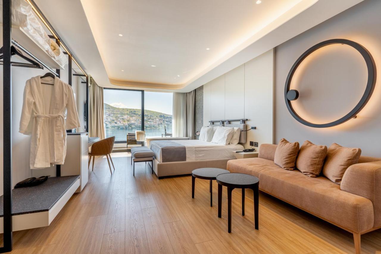 Yacht Premium Hotel Sarande Bagian luar foto