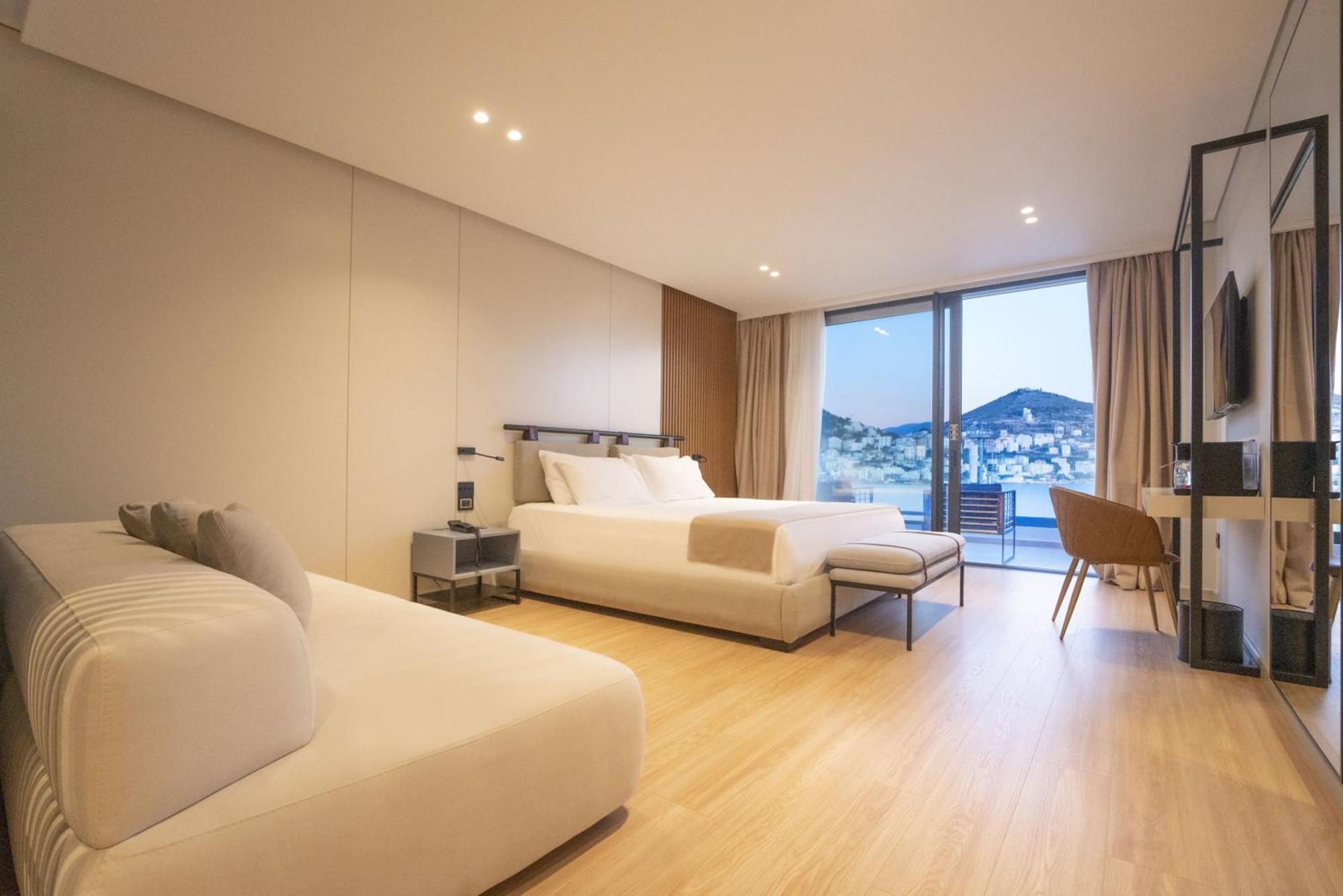 Yacht Premium Hotel Sarande Bagian luar foto