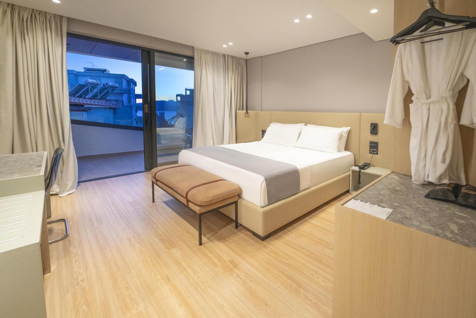 Yacht Premium Hotel Sarande Bagian luar foto